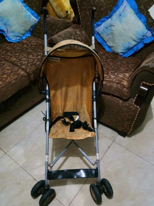 Japan surplus stroller (Category: Strollers) located in Valenzuela. Submitted by panchitasboutique (Listing ID 148758477, Image 1). Description: .