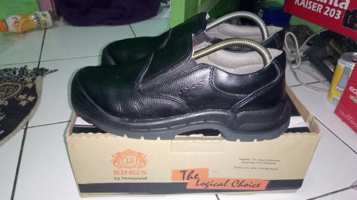 Sepatu Safety King S Size 42 Fesyen Pria Sepatu Di Carousell