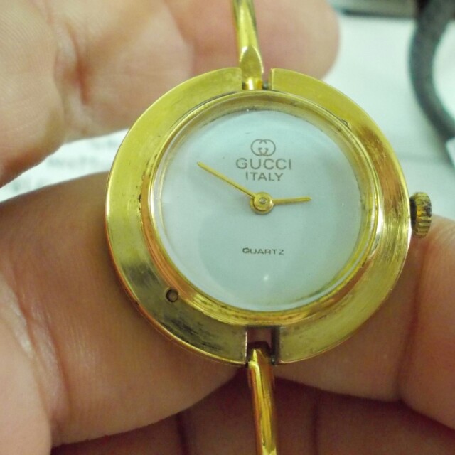 Gucci watch hot sale italy