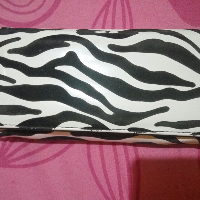 Dompet Motif Zebra Women S Fashion Women S Bags Wallets On Carousell
