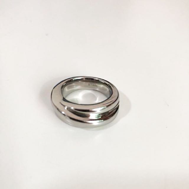 Genuine Fossil Stainless Steel Ring Unisex Women S Fashion Jewellery On Carousell