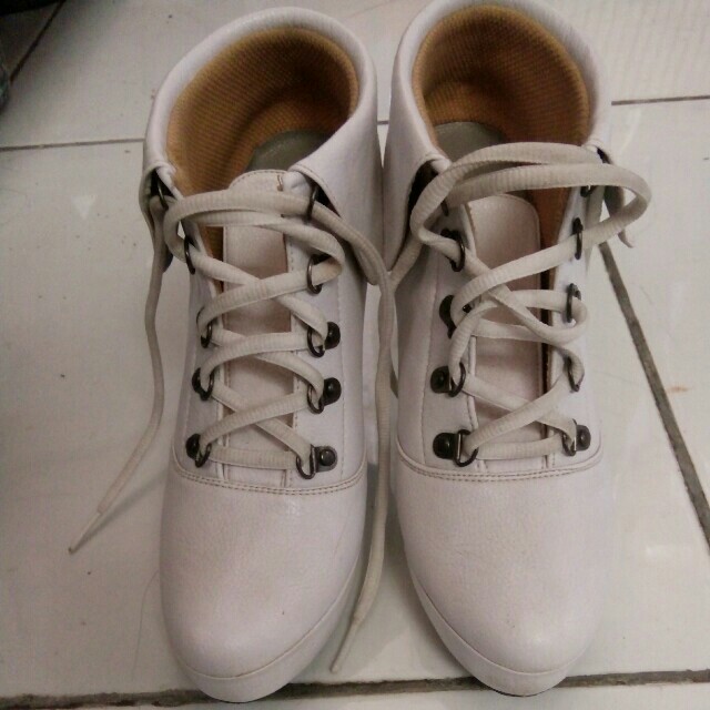 Sepatu Putih Hak Tinggi Fesyen Wanita Sepatu Di Carousell