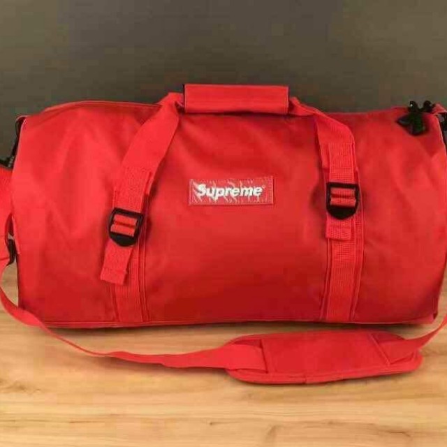Supreme travel bag, Hobbies & Toys, Travel, Travel Essentials