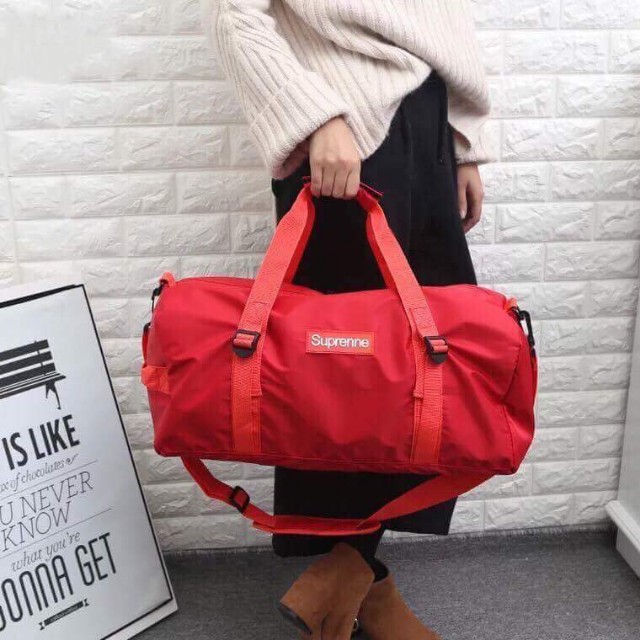 Supreme travel bag, Hobbies & Toys, Travel, Travel Essentials