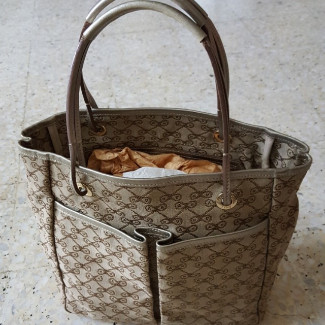 anya hindmarch nevis