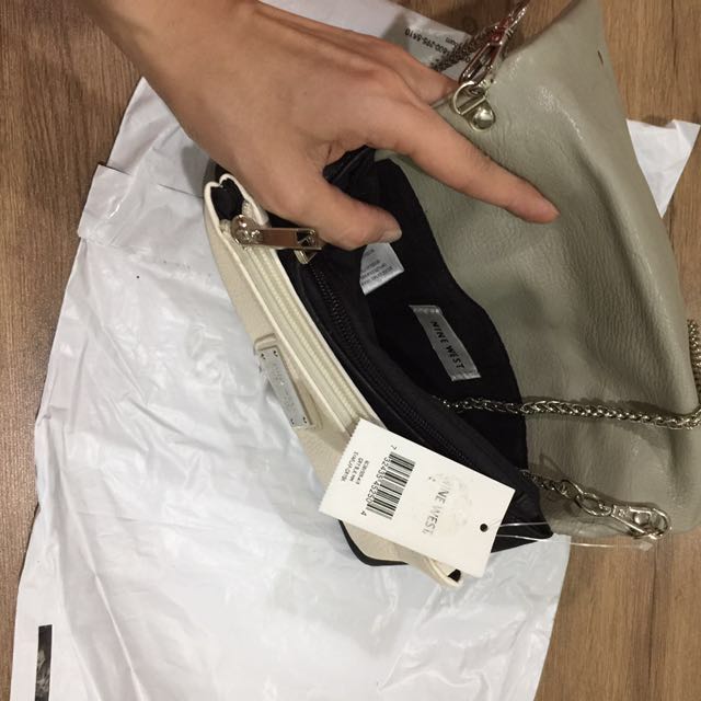 Authentic Nine West Leather Purse (Category: Wallets & Card holders) located in Quezon City. Submitted by maycuenca (Listing ID 118809035, Image 3). Description: - Got as pasalubong - Brand new.