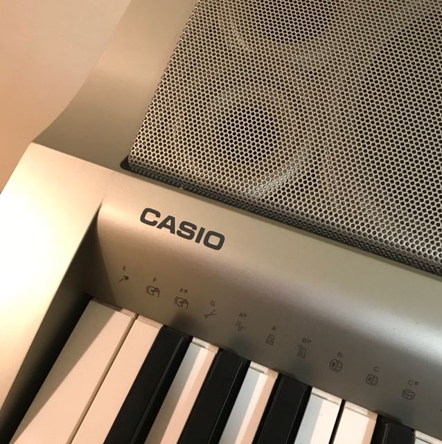 Casio WK200 piano keyboard, Hobbies & Toys, Music & Media, Musical