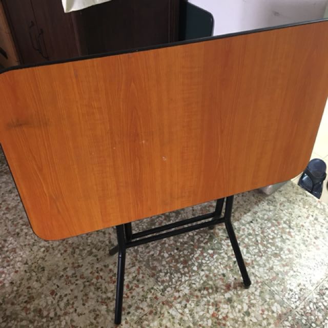 Foldable Table (Category: Tables & Sets) located in Singapore. Submitted by funnywarrior (Listing ID 149175142, Image 2). Description: Foldable table Good condition 1 for 15 2 for 25. .