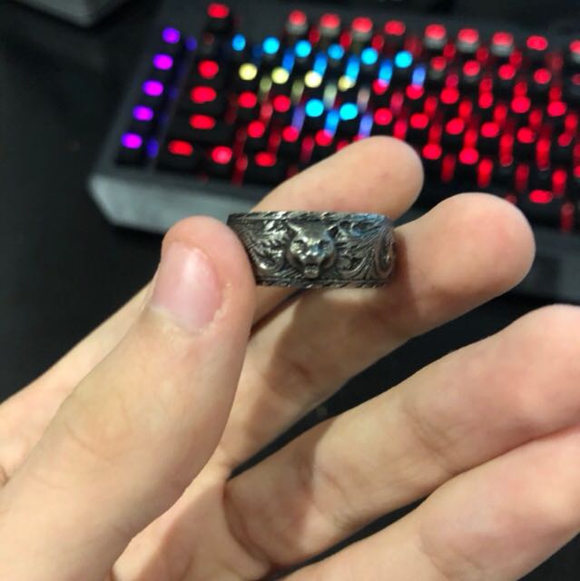 gucci ring feline head