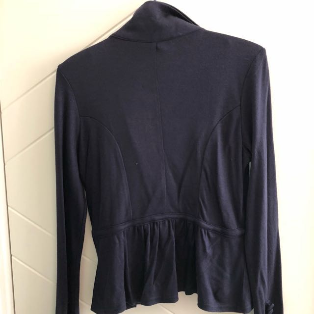 Jacket （分類：外套及戶外衣服）位於 Hong Kong。 由 mama8888 提交（商品編號 149142557，圖片 2）。簡介： 。