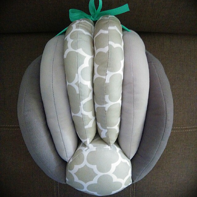 jjovce nursing pillow