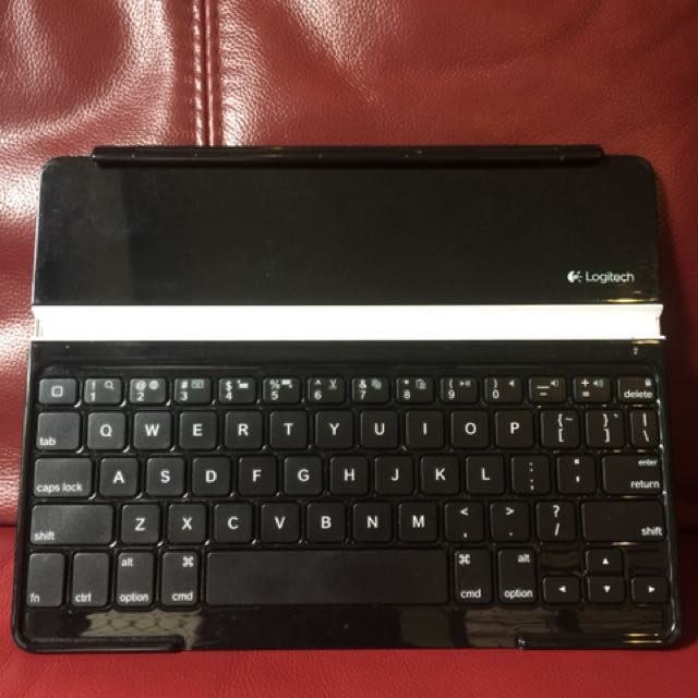 Logitech Keyboard (ipad,iphone, tablet) (Category: Computer Keyboard) located in Quezon City. Submitted by chapman03 (Listing ID 143696902, Image 1). Description: 100% ORIGINAL LOGITECH Good for any gadget as long as it has bluetooth connection. PRICE NEGOTIABLE depending on meet up place. .