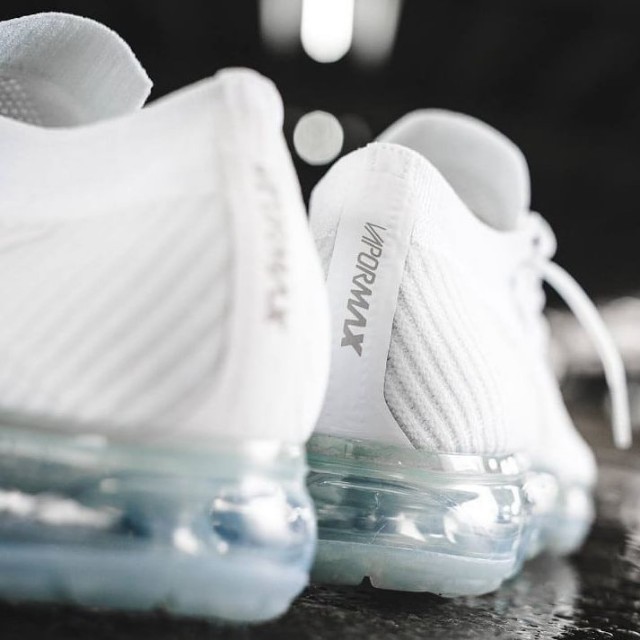 air vapormax white christmas
