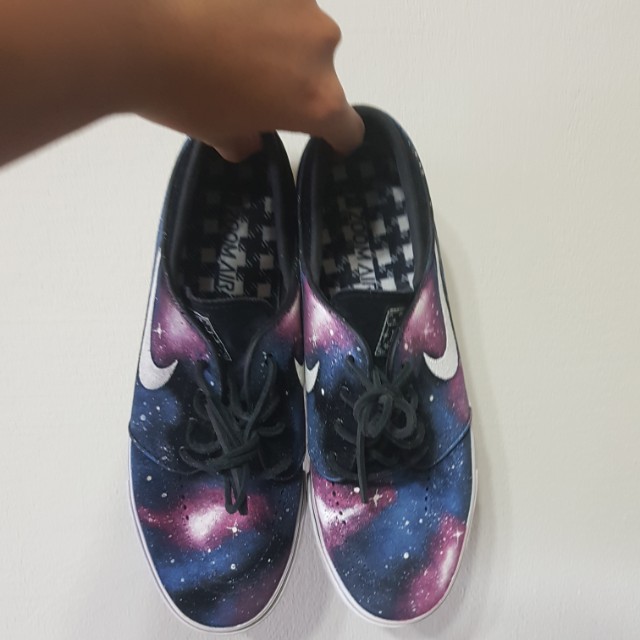nike janoski galaxy