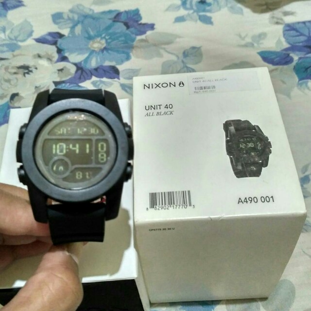 Nixon the clearance unit 40
