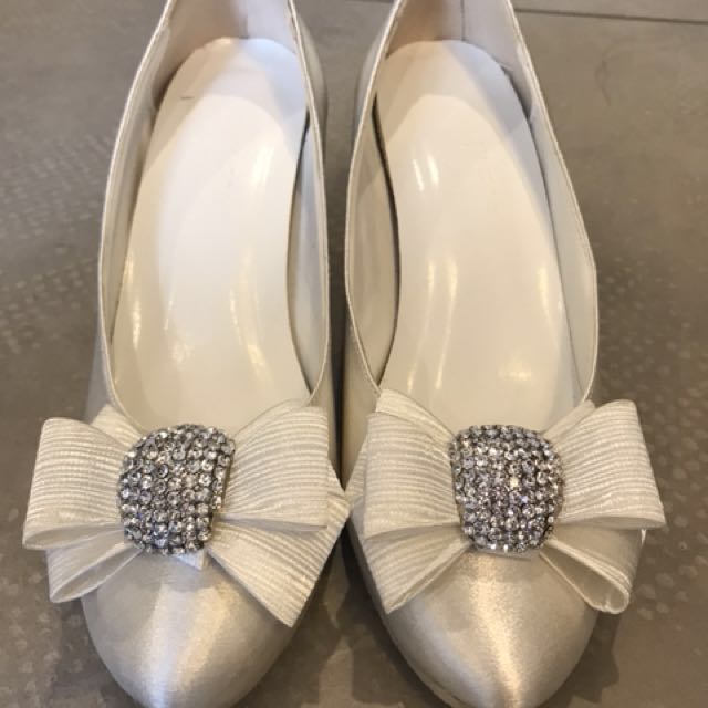 White Satin Wedding Shoes Women S Fashion Shoes On Carousell