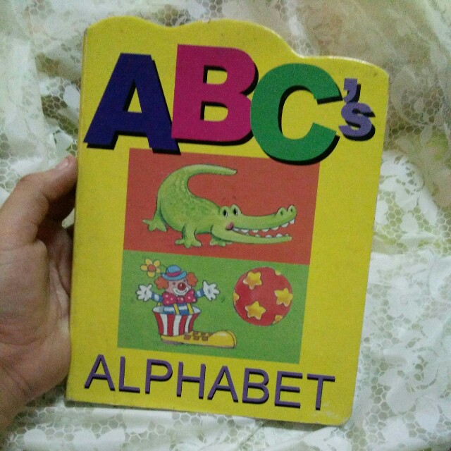 8 + 2 Children's books for 399 (Category: Children's Books) located in Cebu City. Submitted by mazhaze (Listing ID 149345255, Image 2). Description: CEBU-based only. 8+2 educational and beginners books! Disney, Dr.Seuss, Dora and Learning Numbers and Letters! Save a lot for your kids! ---> We dont do shipping. We do meet-ups around Cebu City only. Grab this while this lasts! Pm me for faster transaction 💖🎁✨.