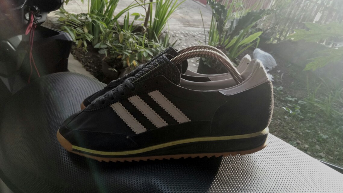Adidas sl 72 black neon hotsell