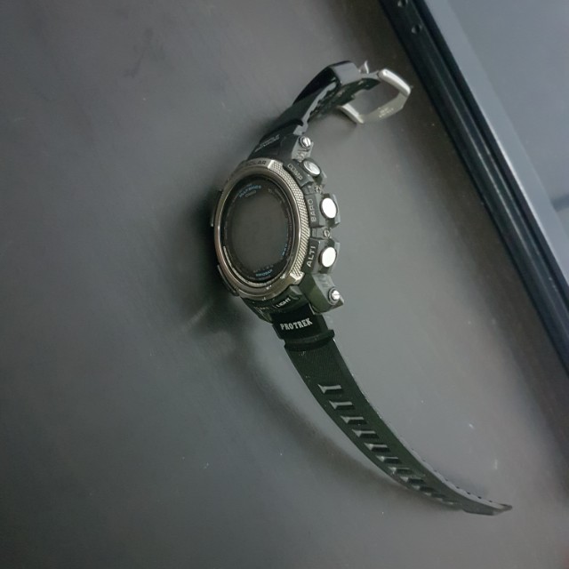 CASIO PROTREK Prw 2000. Slim