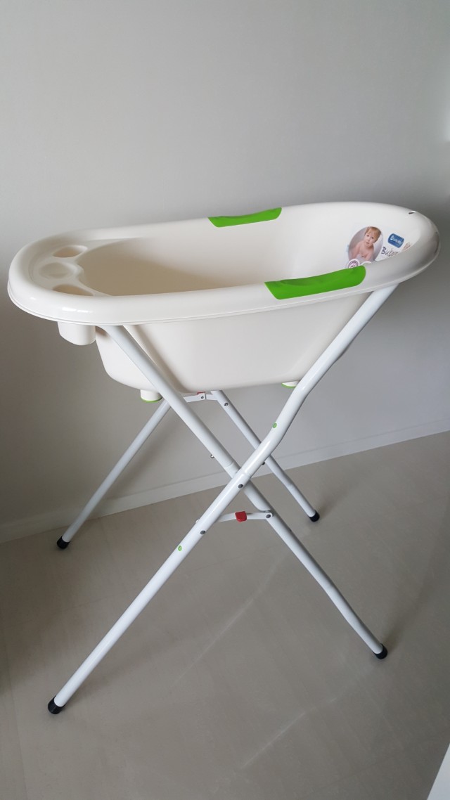 Lucky Baby bubble bath tub stand