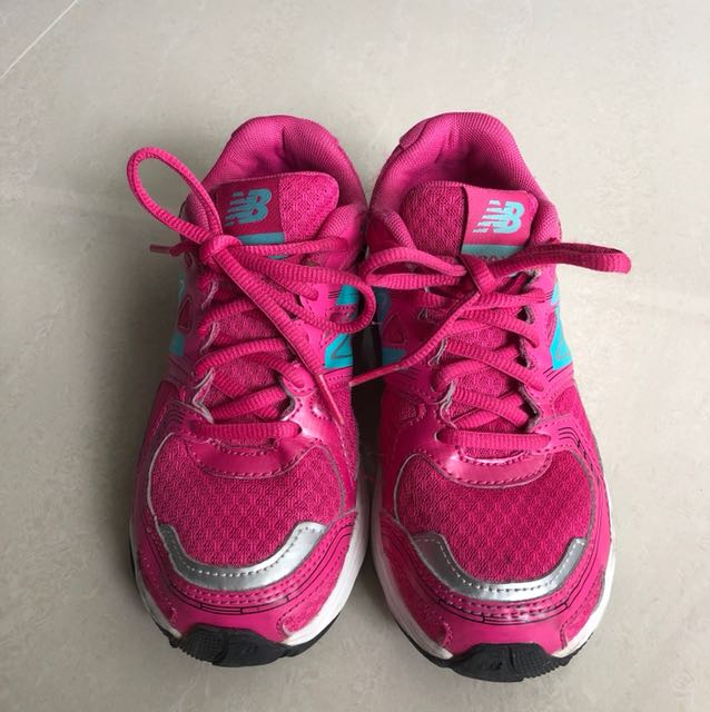 New Balance Kids track shoes, Men's Fashion, Activewear on Carousell