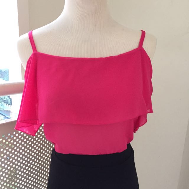Off Shoulder Top (Category: Shoulder Bags) located in Singapore. Submitted by axzos (Listing ID 30056549, Image 2). Description: Brand new! Message for more info 🙂.