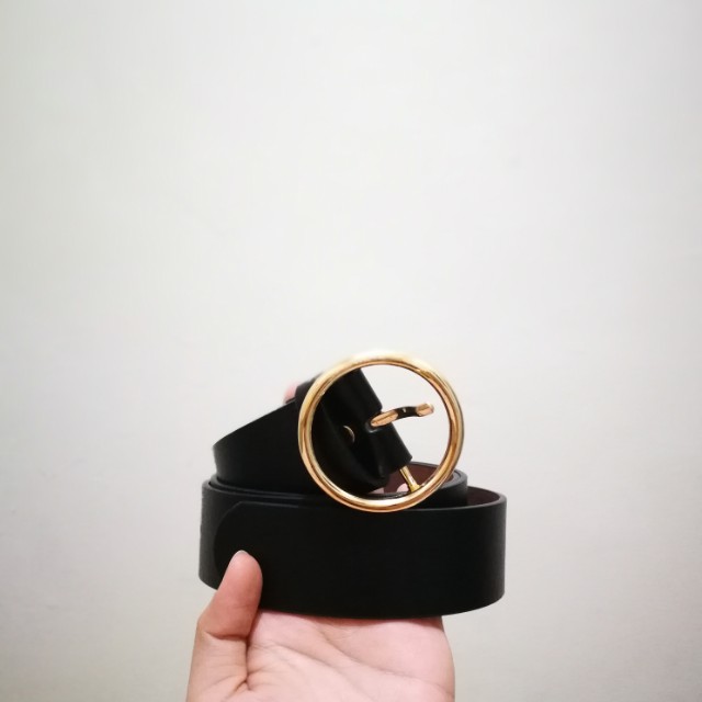 Round buckle belt (Category: Belts) located in Makati City. Submitted by chic1221 (Listing ID 149275372, Image 1). Description: Korean buckle belt.