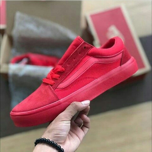 Triple sale red vans