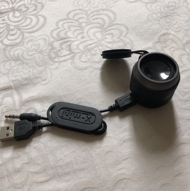 x mini me thumb size speaker