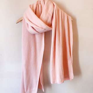 淺粉色針織長圍巾