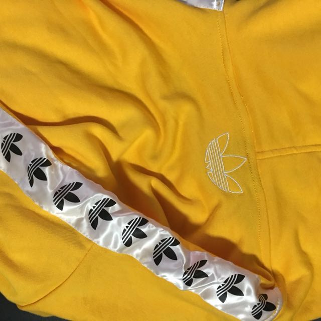 Apuca adidas originals tnt trefoil tape pullover hoodie yellow conformitate Joc șah Botanist