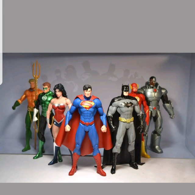 justice league figurines