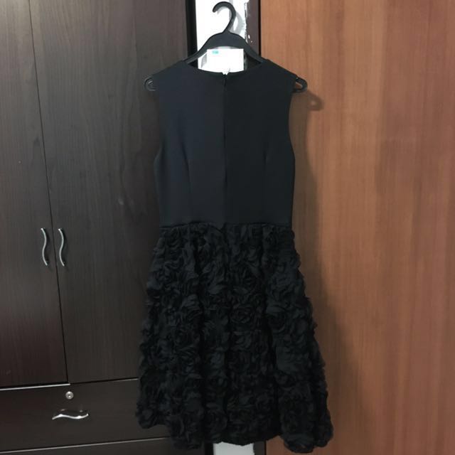 dorothy perkins black embellished shoulder shift dress