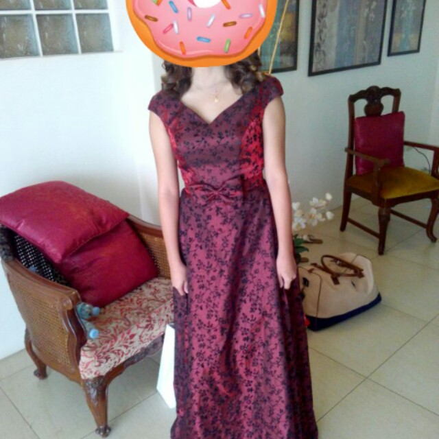 For Rent: Burgundy Long Gown (Category: Evening dresses & gowns) located in Davao. Submitted by mcandco. (Listing ID 149509751, Image 2). Description: .