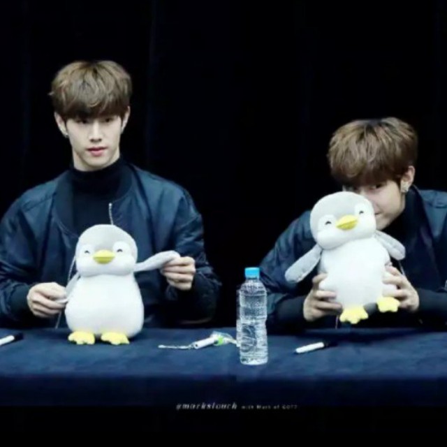 miniso big penguin