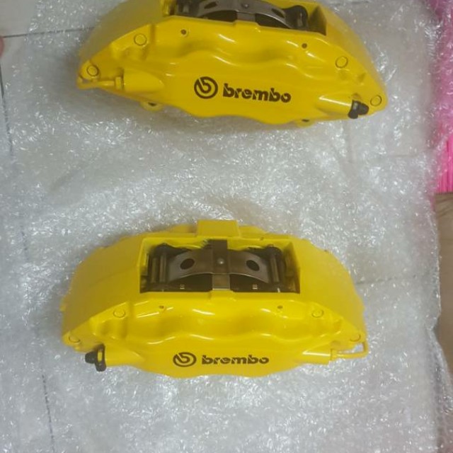 Original BREMBO brake kit, Car Accessories on Carousell