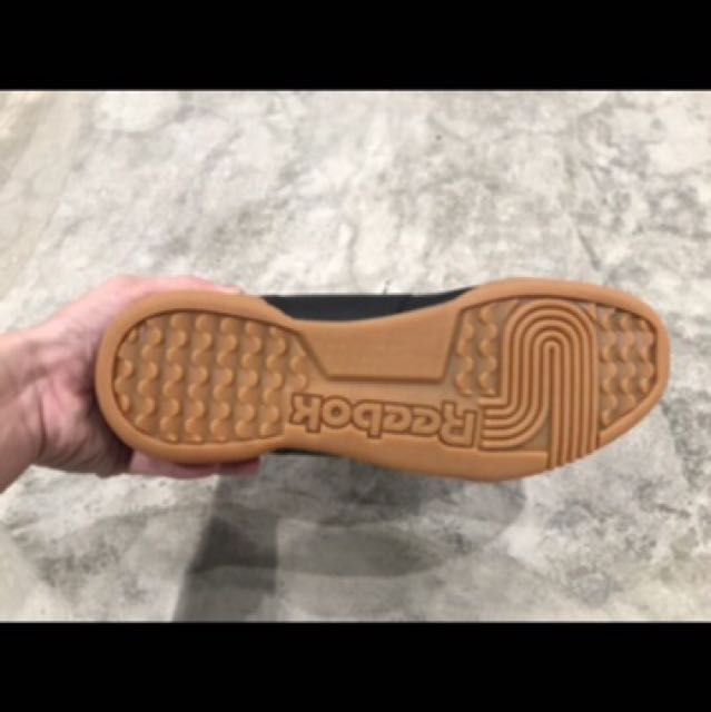 cn2127 reebok