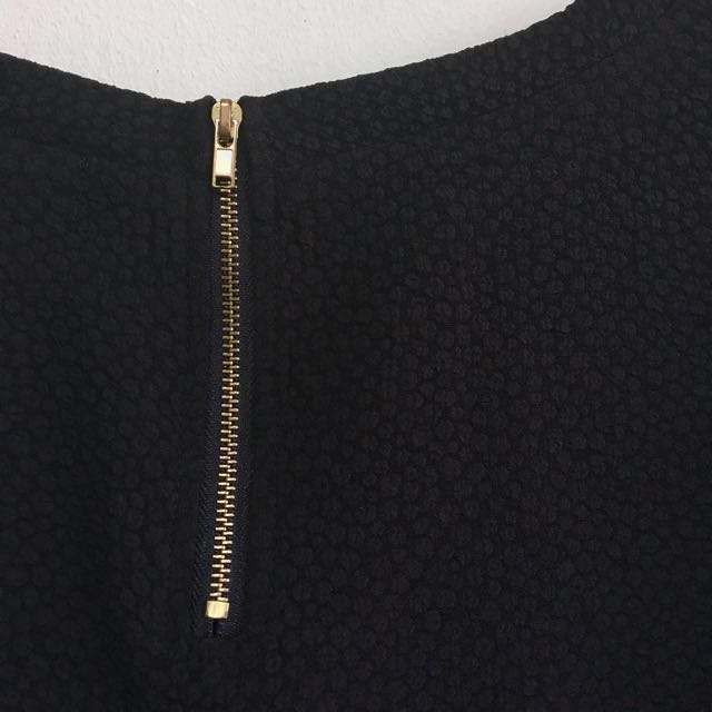 Textured Basic Top [Black] (Category: Sleeveless) located in Singapore. Submitted by wixiw (Listing ID 115180750, Image 4). Description: Tag Size: S - Small (Best fit UK 6-8) Condition: Worn once (10/10) Tag Brand: IRÉNÉ de nouvelle Measurements: Neck to sleeve: 11" (28 cm) Pit to pit: 17" (43 cm) Waist: 16" (40 cm) Length (Front): 20.5" (52 cm) Length (Back): 21.75" (55 cm) Description: • Minimalistic dots textured Black blouse • Great material 