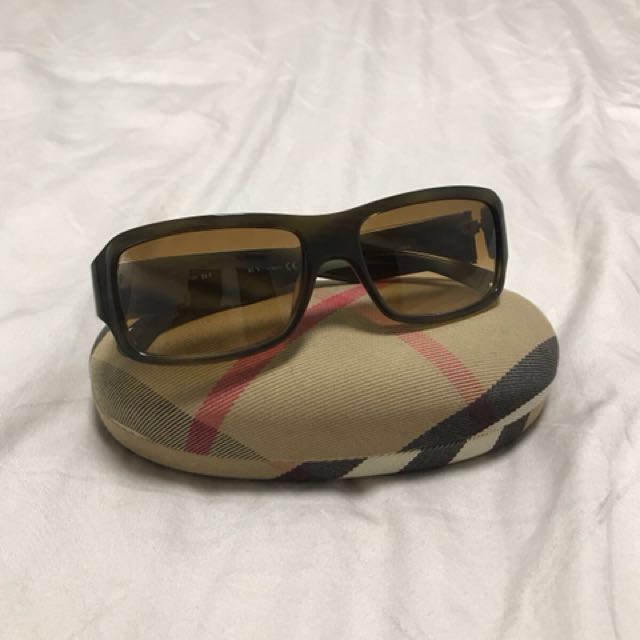 Burberrys Sunglasses, Luxury, Accessories on Carousell