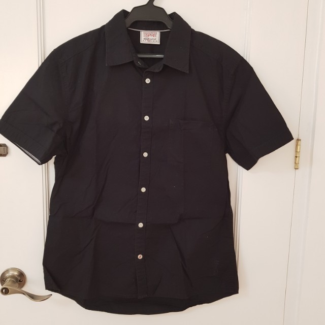 Esprit shortsleeves polo (Category: Shorts) located in Taytay. Submitted by delutterproject (Listing ID 149656066, Image 1). Description: Excellent used condition. No flaws.