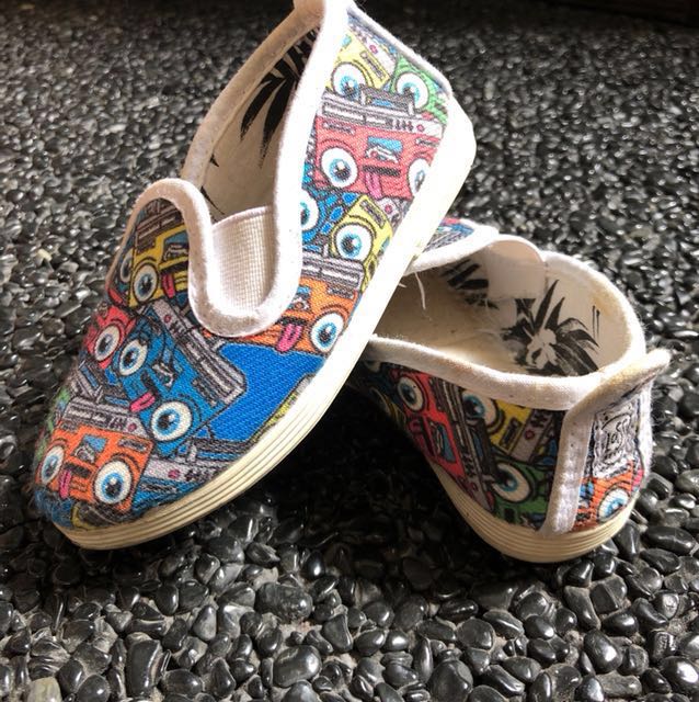 How do I contact Flossy Shoes Knoji How do I contact Flossy Shoes Knoji