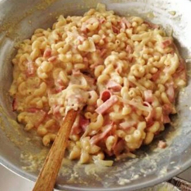 Macaroni Schotel Super Ngeju Makanan Minuman Makanan Instan Di Carousell
