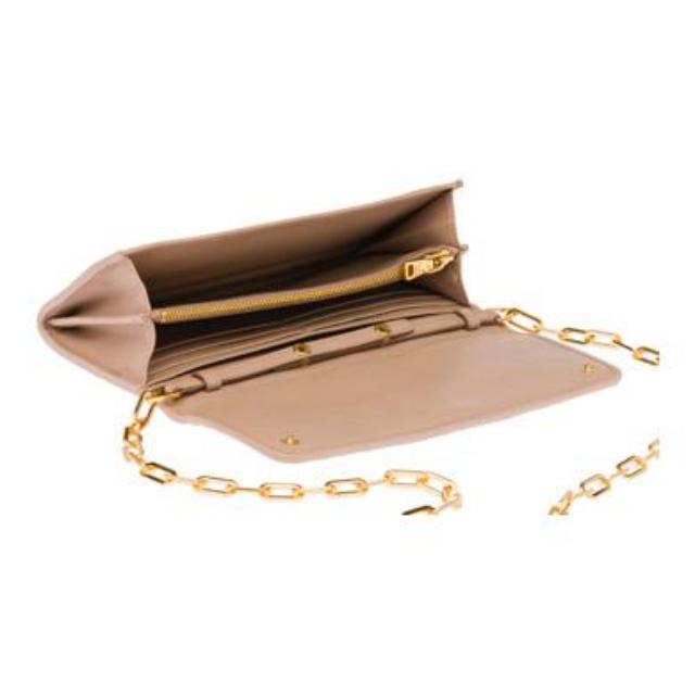 Miu Miu wallet on chain Cammeo, Women's Fashion, Bags & Wallets
