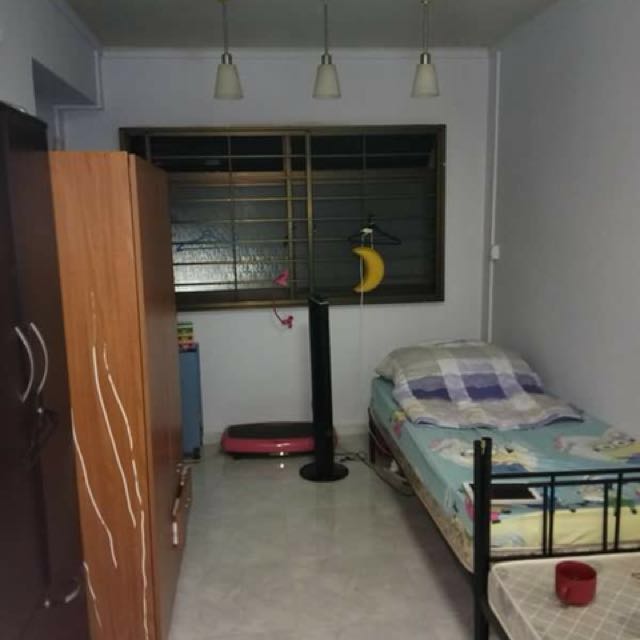 (Category: ) located in . Submitted by thatwarinadrobe (Listing ID 149789743, Image 1). Description: .