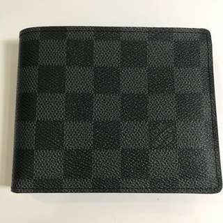 Authentic LV Passport Cover Damier Graphite Canvas 9.5 x 13.5 cm, Men's  Fashion, Watches & Accessories, Wallets & Card Holders on Carousell
