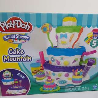 Brand New Play Doh Set (Cake Mountain)