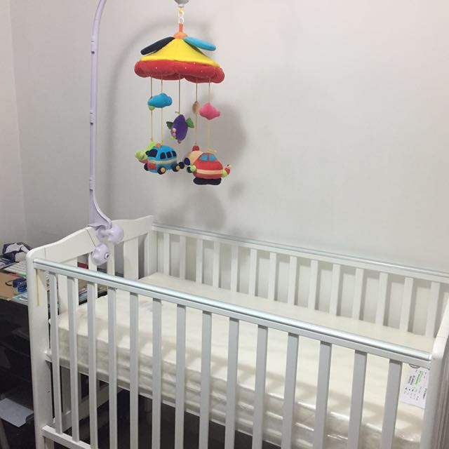 baby cot music