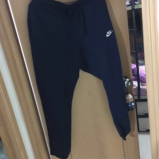 nike cuffed club jogger in navy