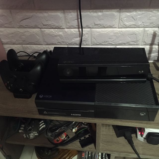 Xbox One 500gb With Kinect For Sale Toys Games Video Gaming Consoles On Carousell