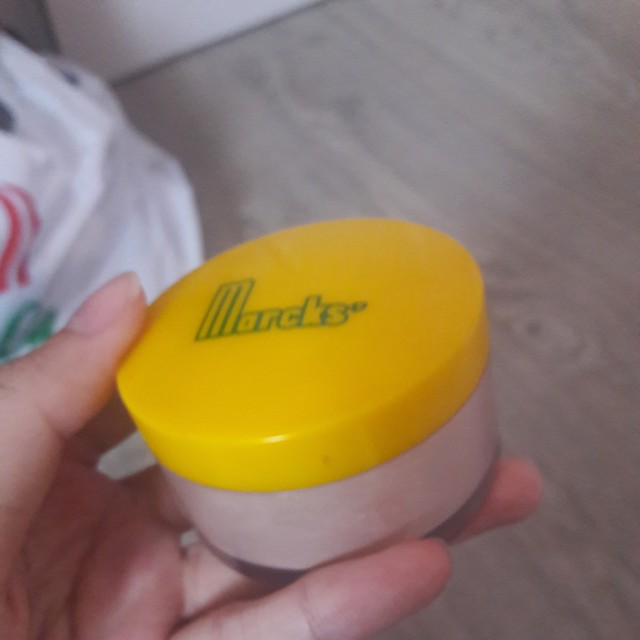 Bedak Marcks Shade Natural Beige Kesehatan Kecantikan Rias Wajah Di Carousell